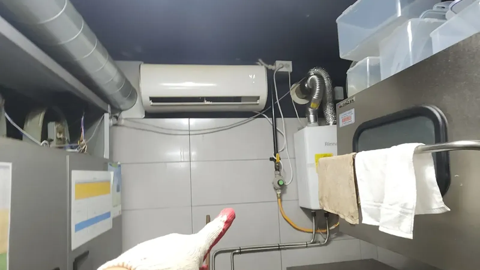 창문환풍기 시공 현장 사진